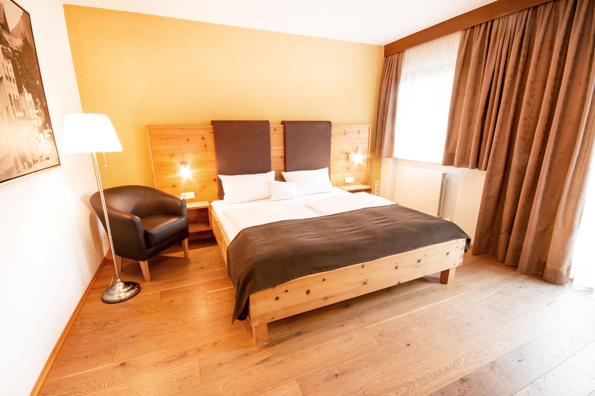 Hotel & Gasthaus Dresch Erl エクステリア 写真