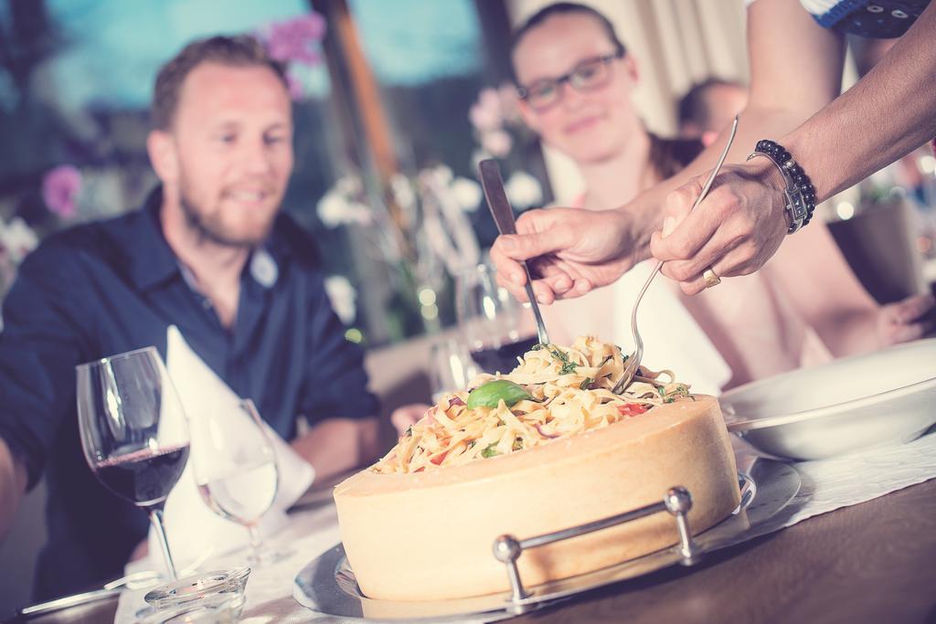Hotel & Gasthaus Dresch Erl エクステリア 写真